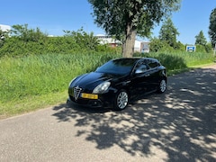 Alfa Romeo Giulietta - 1.4 T Distinctive 1e Eigenaar Airco Cruise Leder Bekleding Pdc Achter