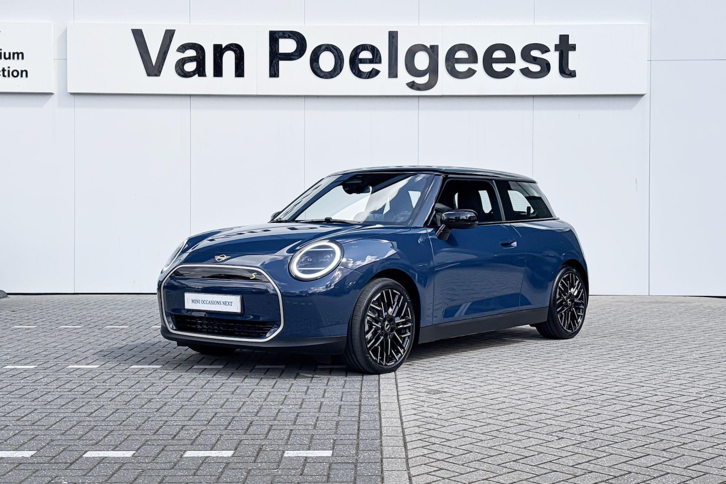 MINI Electric - Cooper 3-deurs Cooper SE Favoured M 54.2 kWh - AutoWereld.nl