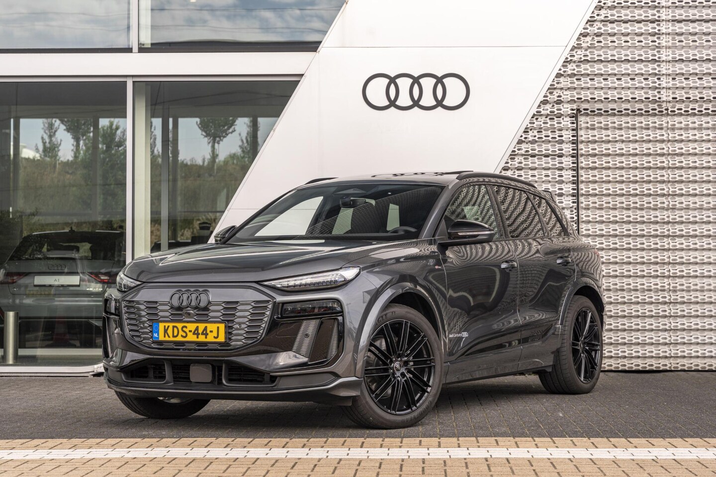 Audi Q6 e-tron - S edition 83Kwh 185 kW / 252 PK SUV Elektri | RS carbon dakpoiler | 21 inch | trekhaak | p - AutoWereld.nl