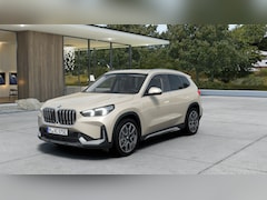 BMW X1 - xDrive30e Automaat / Panoramadak / Trekhaak / Sportstoelen / Comfort Access / Head-Up / Ha