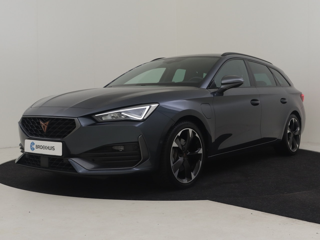 CUPRA Leon Sportstourer - | Camera | Parkeer assistent | Cruise control Adapt | Apple car /Android auto | Keyless | - AutoWereld.nl
