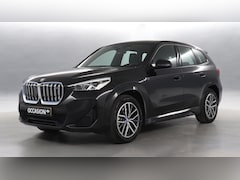 BMW iX1 - xDrive30 67 kWh 306pk / Navigatie / Leder / Camera