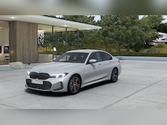 BMW 3-serie - 330e M Sport Automaat / Sportstoelen / Adaptieve LED / Achteruitrijcamera / Active Cruise