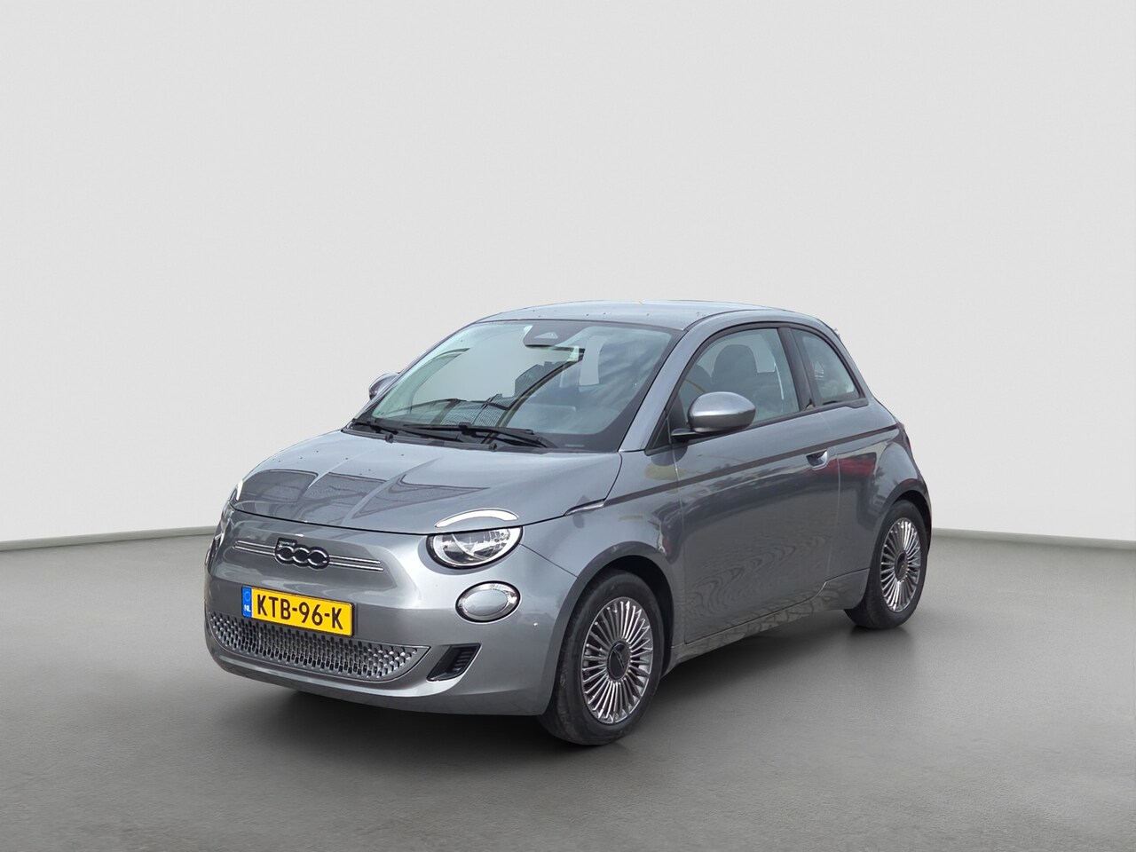 Fiat 500 - Icon 42 kWh SOH 94,12% | Camera | Full map navigatie | Carplay/android auto | 16 inch lmv - AutoWereld.nl