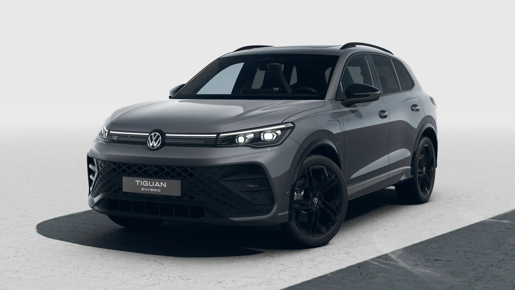 Volkswagen Tiguan - R-Line Edition - eHybrid | 'App-Connect' draadloze smartphone integratie | Automatische af - AutoWereld.nl
