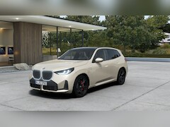 BMW X3 - 30e xDrive M Sport Automaat / Panoramadak / Sportstoelen / Parking Assistant Professional