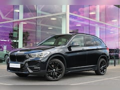 BMW X1 - sDrive18i Executive Sport Line Automaat / Sportstoelen / Comfort Access / Achteruitrijcame
