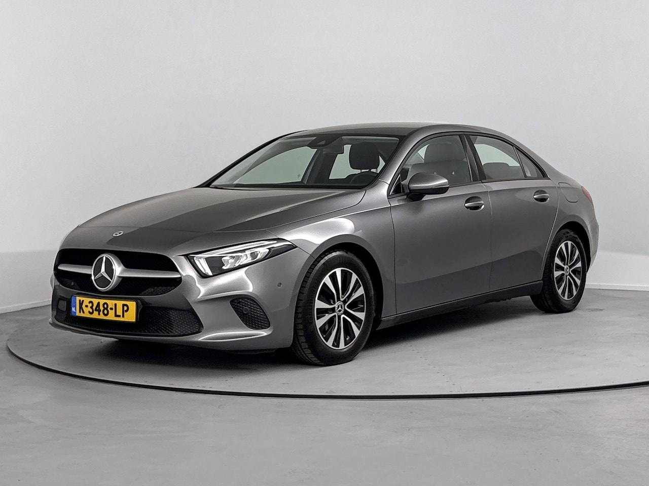 Mercedes-Benz A-klasse - 180 Business Solution Nederlands Voertuig | Stoelverwarming |Cruise Control | Lichtmetalen - AutoWereld.nl