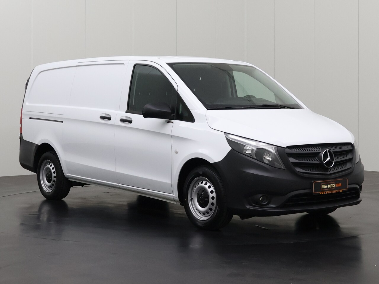 Mercedes-Benz Vito - 114CDi Lang Achterdeuren | Navigatie | Camera | Airco | Cruise | 3-Zits - AutoWereld.nl