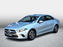 Mercedes-Benz A-klasse - Limousine 180 Business Solution | Achteruitrijcamera | Stoelverwarming | Widescreen | Spoo