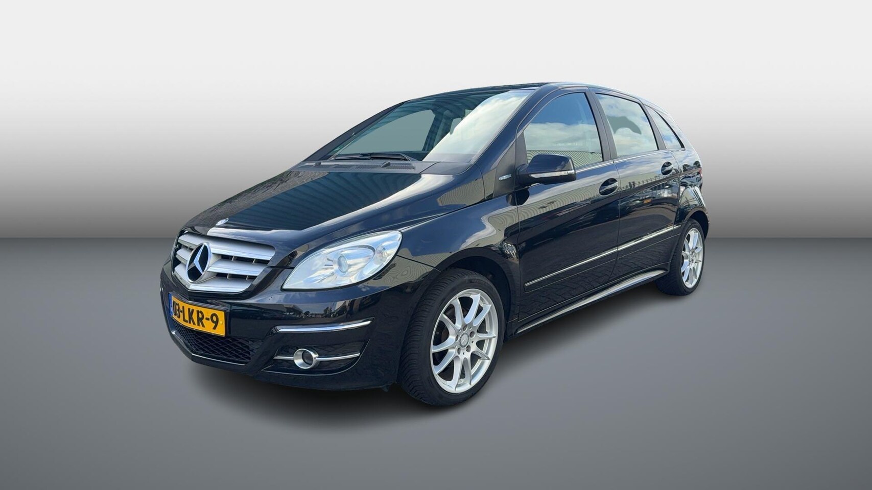 Mercedes-Benz B-klasse - 160 BlueEFFICIENCY Sportpakket|Schuifdak|Trekhaak|Carplay - AutoWereld.nl
