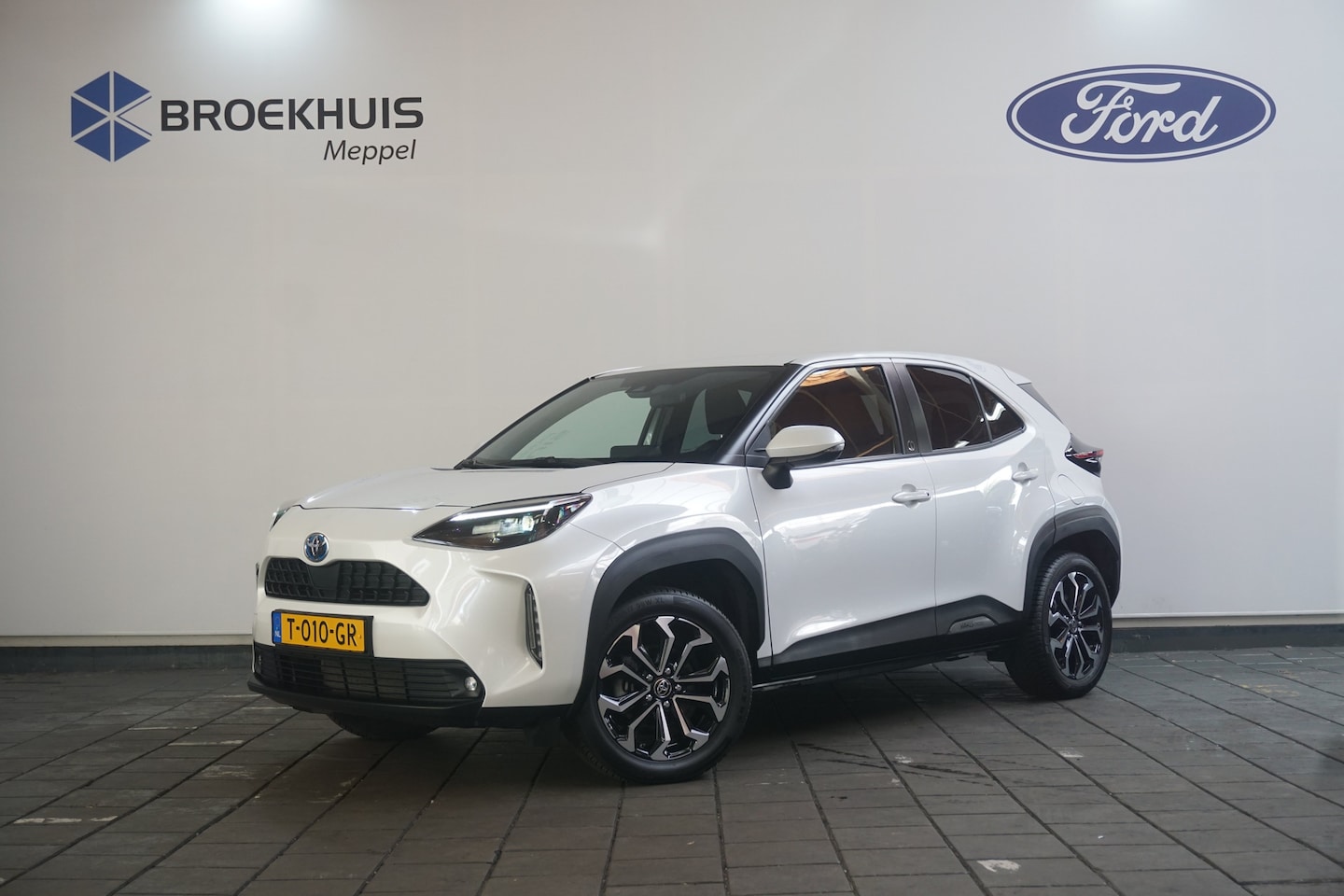 Toyota Yaris Cross - 1.5 Hybrid Dynamic | Trekhaak | Clima | Adpative Cruise | Camera | DAB | Keyless | Lichtme - AutoWereld.nl