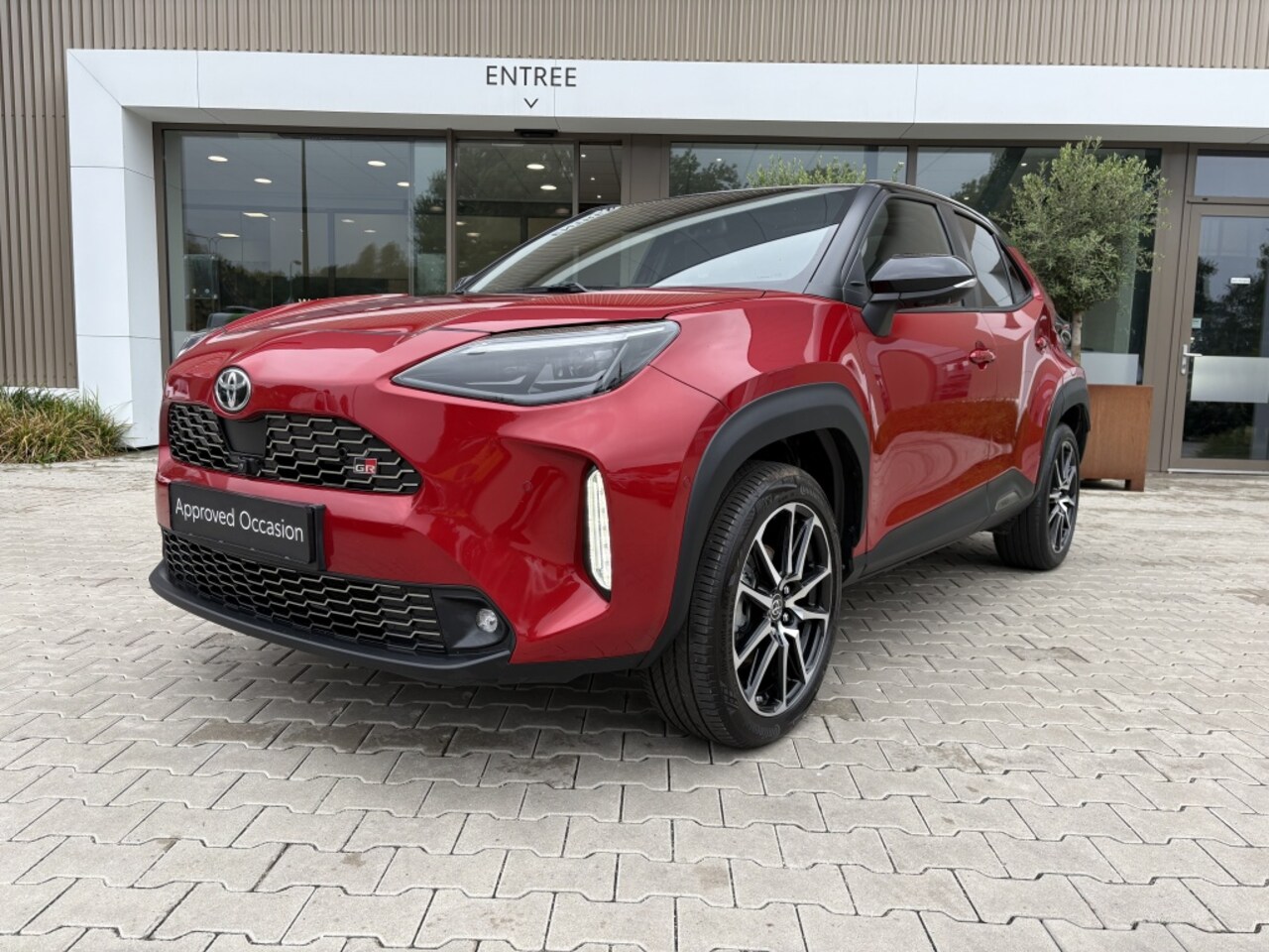 Toyota Yaris Cross - 1.5 Hybrid GR Sport | Panoramadak | JBL | Blindspot | HUD - AutoWereld.nl
