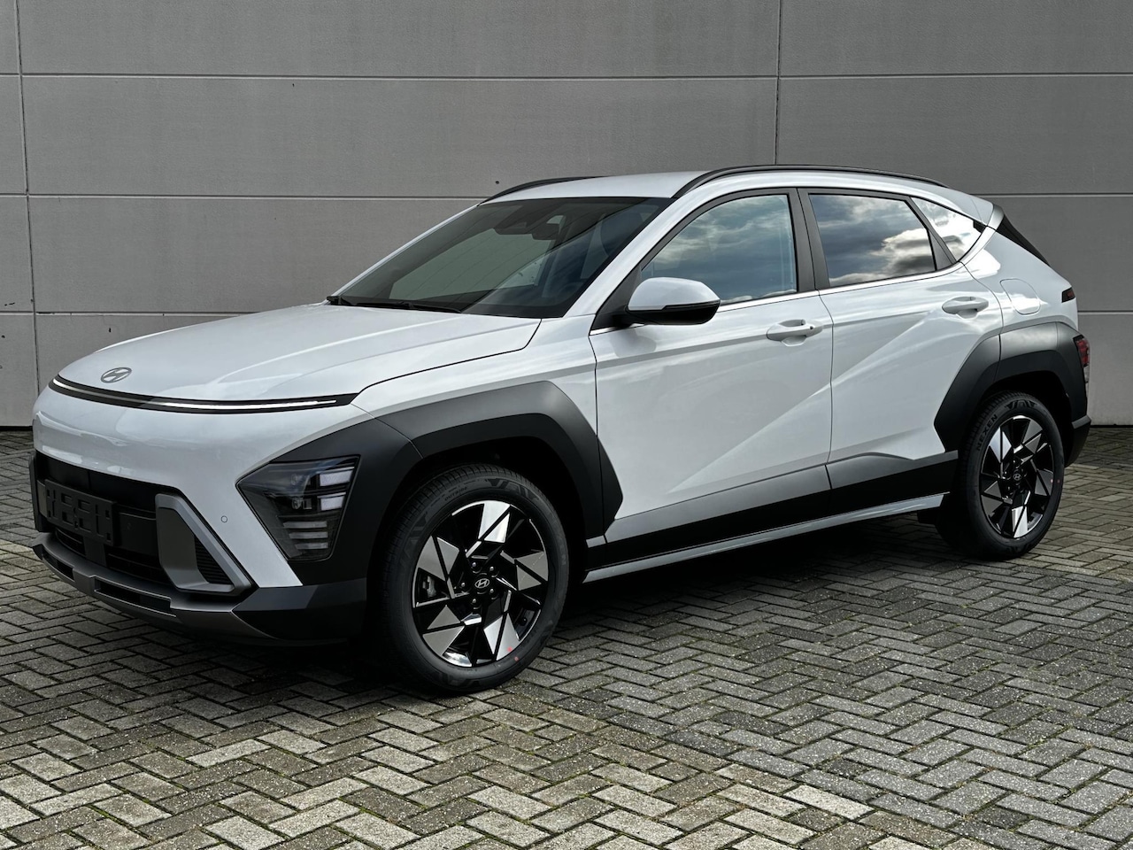 Hyundai Kona - 1.6 GDI HEV Comfort Smart €4000,- korting !! | Nieuw uit voorraad leverbaar | - AutoWereld.nl