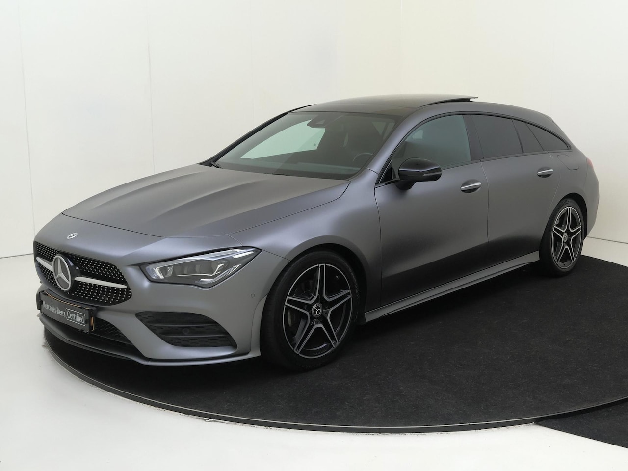 Mercedes-Benz CLA-klasse Shooting Brake - 180 Business Solution AMG Panoramadak / Keyless / Nightpakket / Parkeercamera / Sfeerverli - AutoWereld.nl
