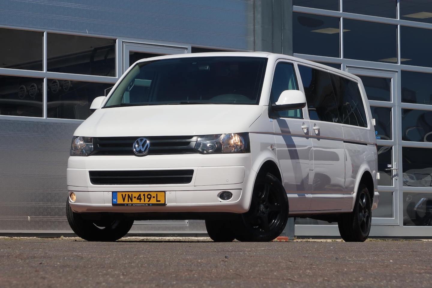 Volkswagen Transporter - 2.0 TDI L2H1 2X SCHUIFDEUR/ CRUISE/ NAVI/ AIRCO/ NIEUWE APK/ ETC. - AutoWereld.nl