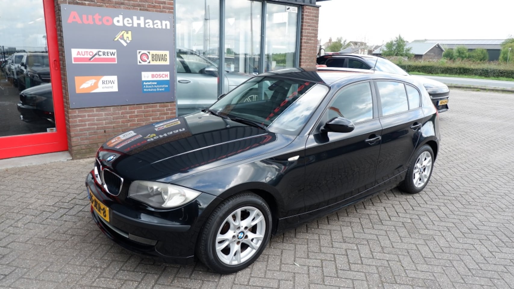 BMW 1-serie - 116i Business Line Clima/Lm-velgen/Elektr.ramen - AutoWereld.nl