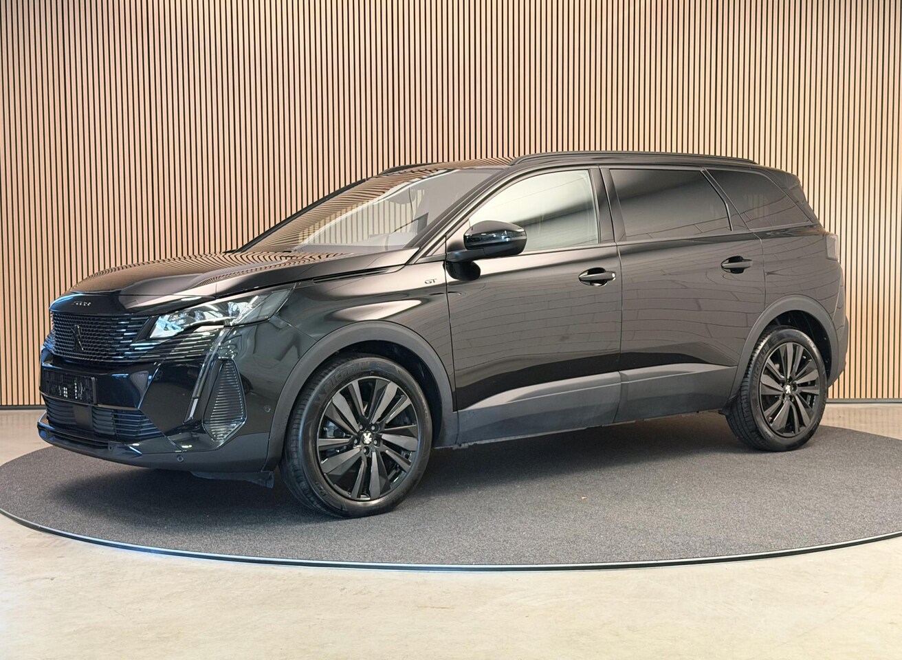 Peugeot 5008 - 1.2 PureTech 130PK Aut. GT Black Pakket | 7 Zits | Navi | Camera | 19 Inch LM | Incl. gara - AutoWereld.nl