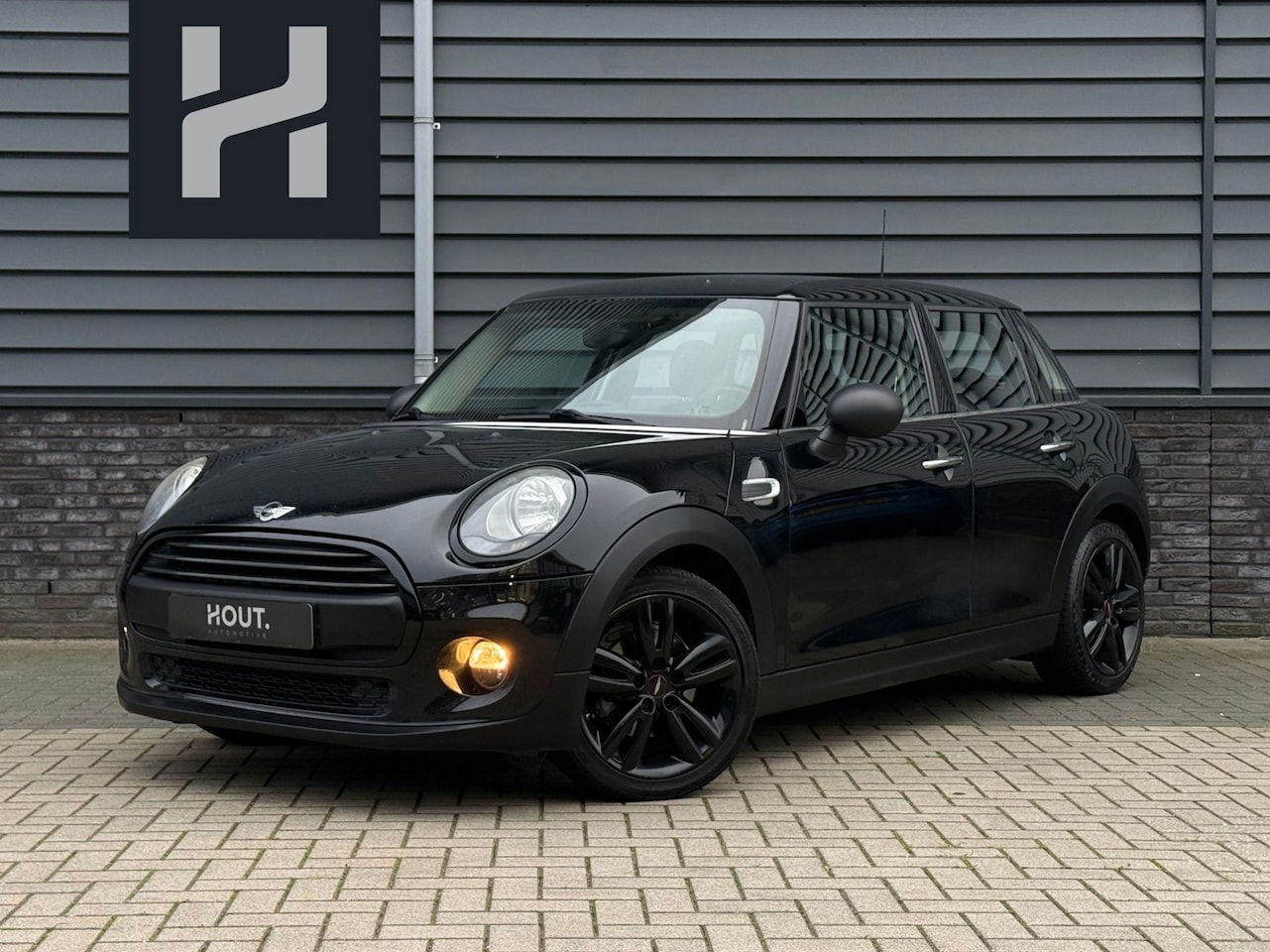 MINI 5-Deurs - Cooper 1.2 One Stoelverw Airco Parkeersensor 17" - AutoWereld.nl