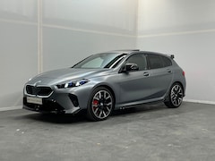 BMW 1-serie - 120 M Sport Pro | M-Performance Parts | Carbon spiegelkappen | Panoramadak | Elektrische M