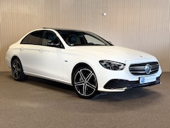 Mercedes-Benz E-klasse - 300e 4-Matic Avantgarde-PANORAMA-NIGHT-WIDESCREEN-CAMERA-SPOORPAKKET-COMPLEET