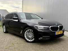 BMW 5-serie Touring - 530e X-DRIVE HIGH EXECUTIVE / TREKHAAK / LEDER