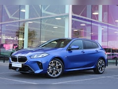 BMW 1-serie - 120 M Sport Automaat / Sportstoelen / Achteruitrijcamera / M Adaptief onderstel / Driving