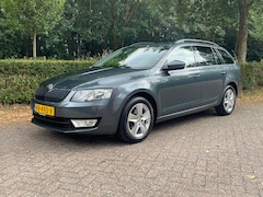 Skoda Octavia Combi - 1.2 TSI | Businessline| Airco| Carplay | Navi | CC | Privacy glas