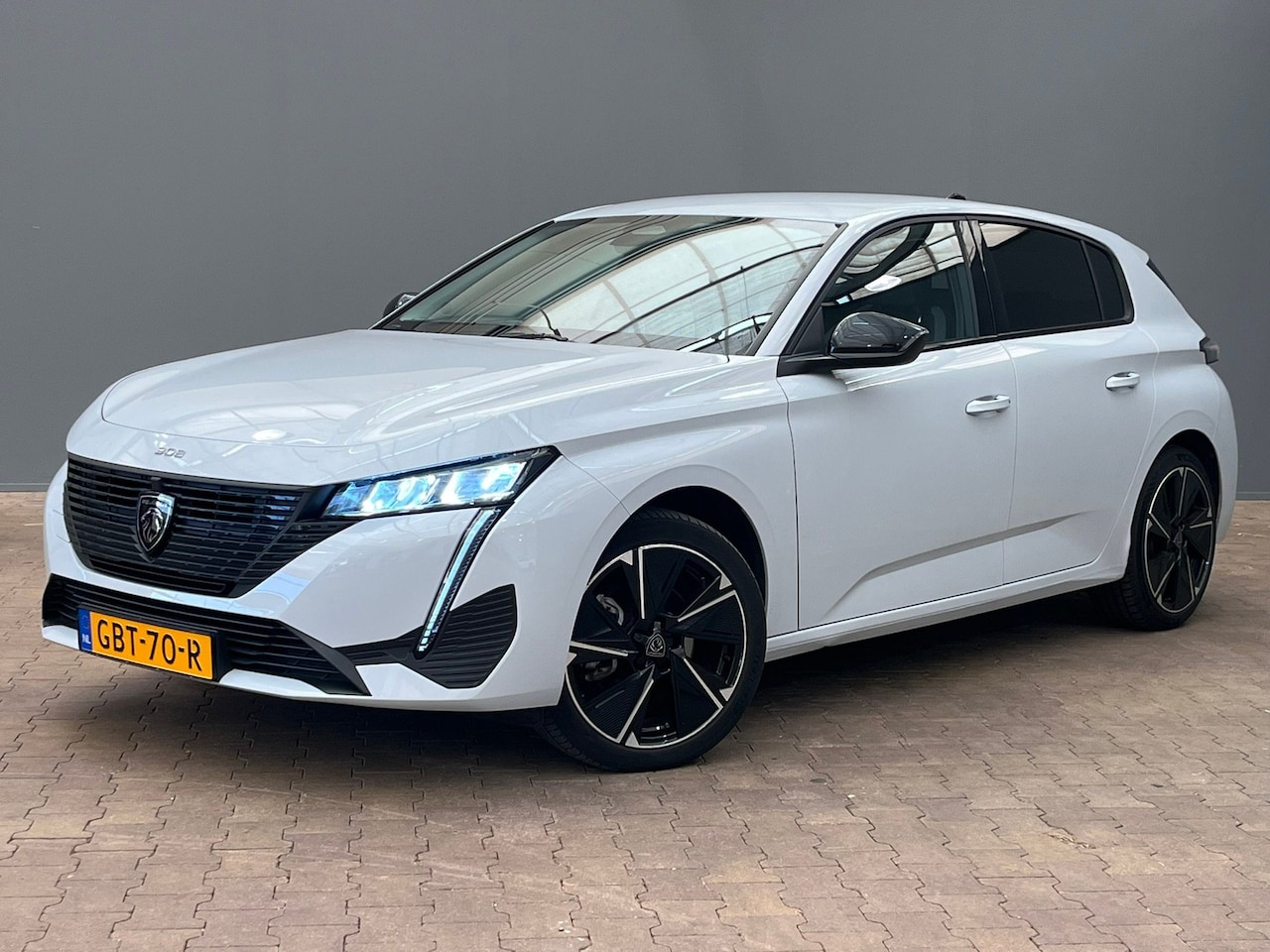 Peugeot E-308 - Allure EV 54 kWh Camera | Digitaal Dashboard | Adaptieve Cruise | Carplay | Climate | 18" - AutoWereld.nl