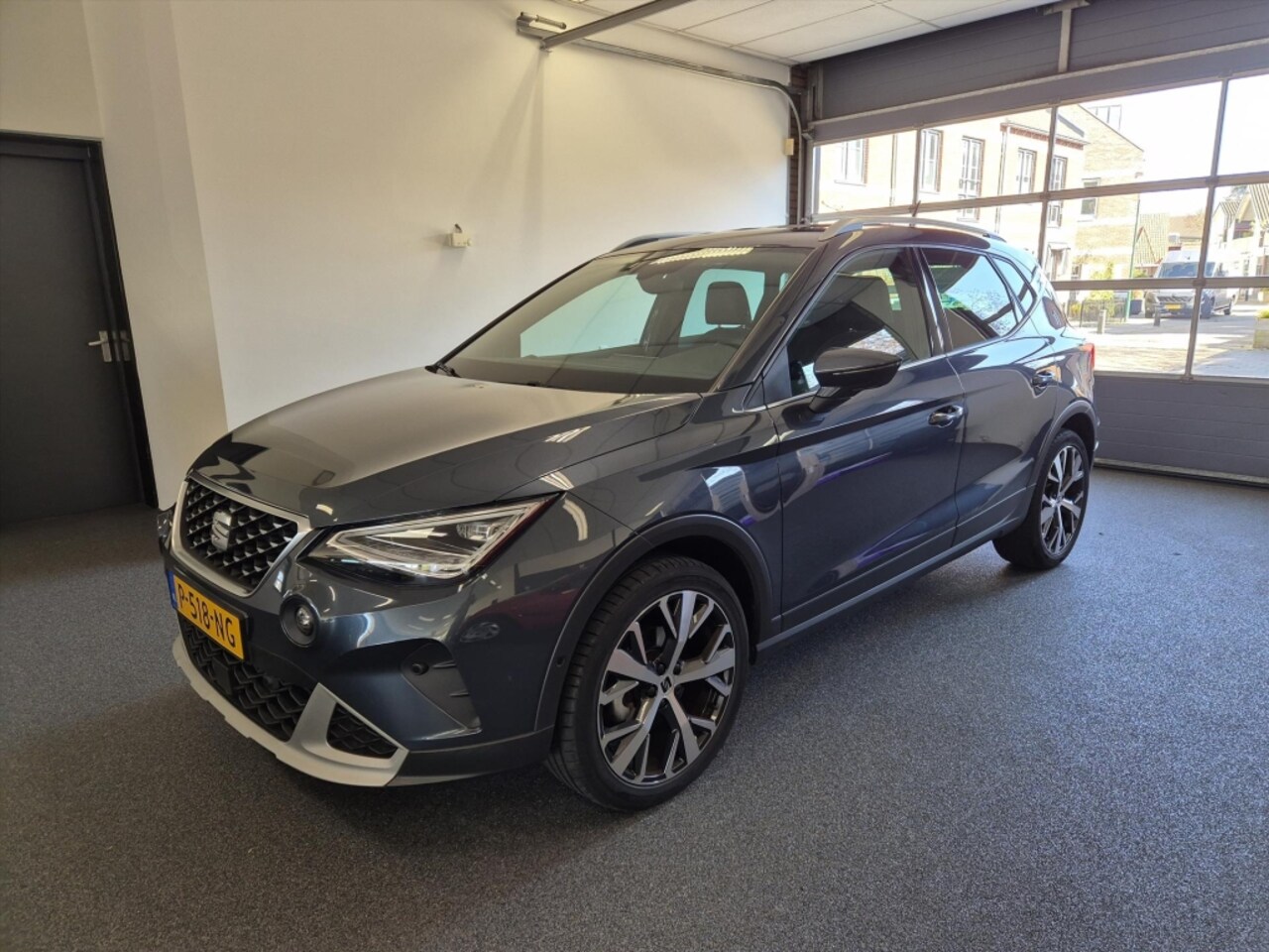 SEAT Arona - 1.0 TSI 110pk DSG Xperience | Full LED | Camera | 18 Inch I lage km.stand! - AutoWereld.nl