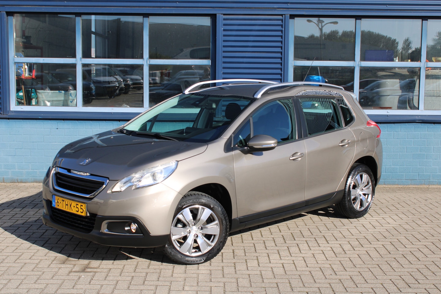 Peugeot 2008 - 1.2 VTi Active Lage KM Stand! | Climate Control | Lichtmetalen Velgen | Parkeersensoren - AutoWereld.nl