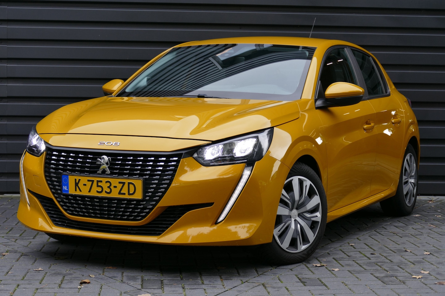 Peugeot 208 - 1.2 PURETECH 75PK ACTIVE / NAVI / AIRCO / LED / PDC / BLUETOOTH / CRUISECONTROL / 1E EIGEN - AutoWereld.nl