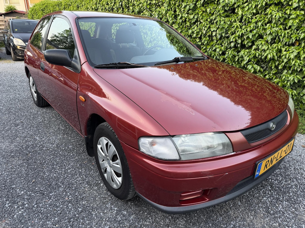 Mazda 323 - 1.5i P LX | Trekhaak | Radio / CD | APK tot 05-10-2027! - AutoWereld.nl