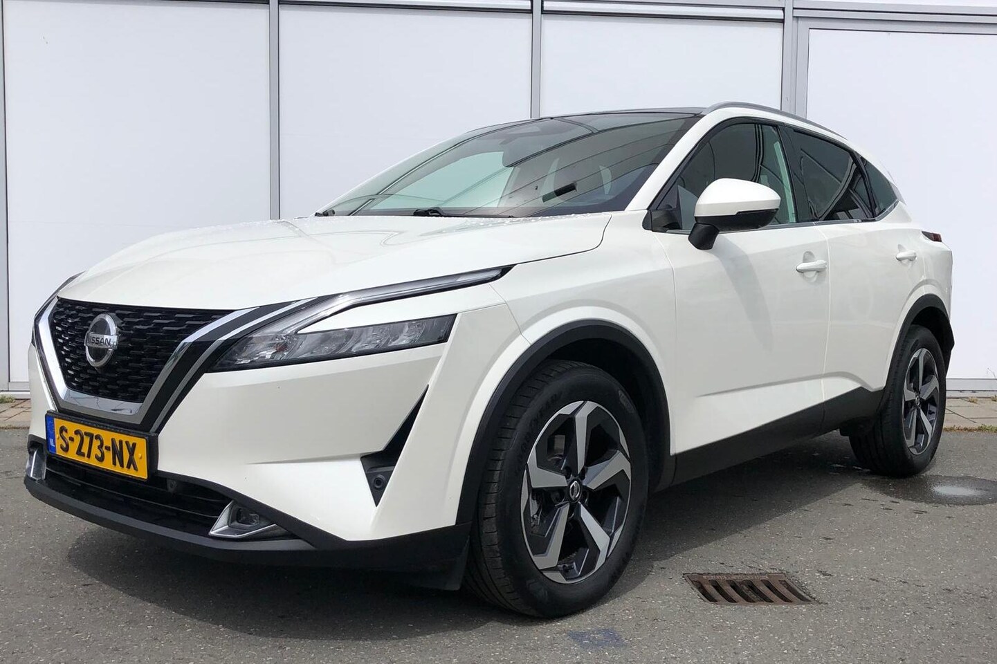 Nissan Qashqai - 1.3 MHEV 140PK N-Connecta | Nieuw model! | Panoramadak | Navigatie | 360 camera | Climate - AutoWereld.nl