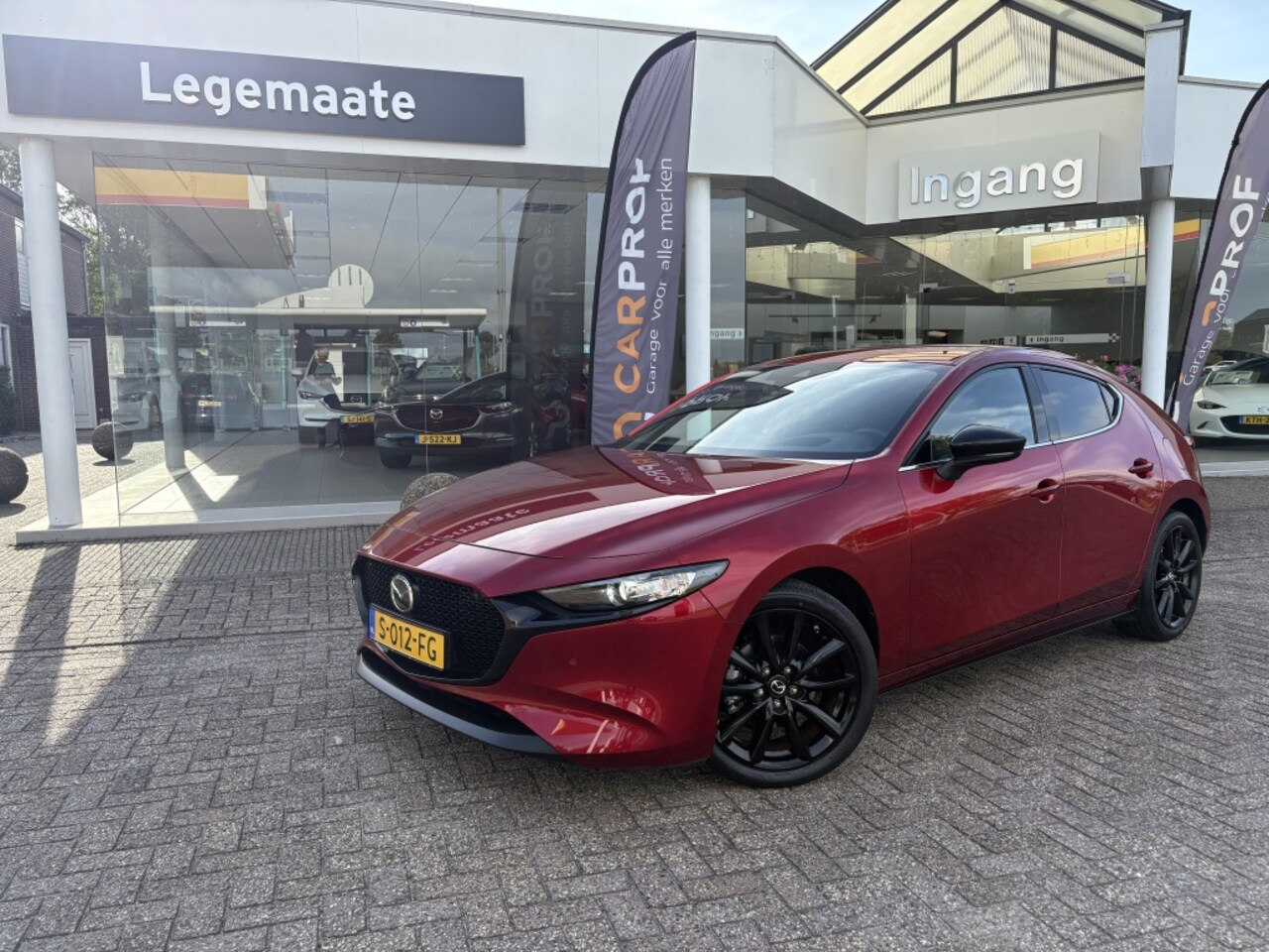 Mazda 3 - 2.0 e-SA-G Homura als nieuw! - AutoWereld.nl