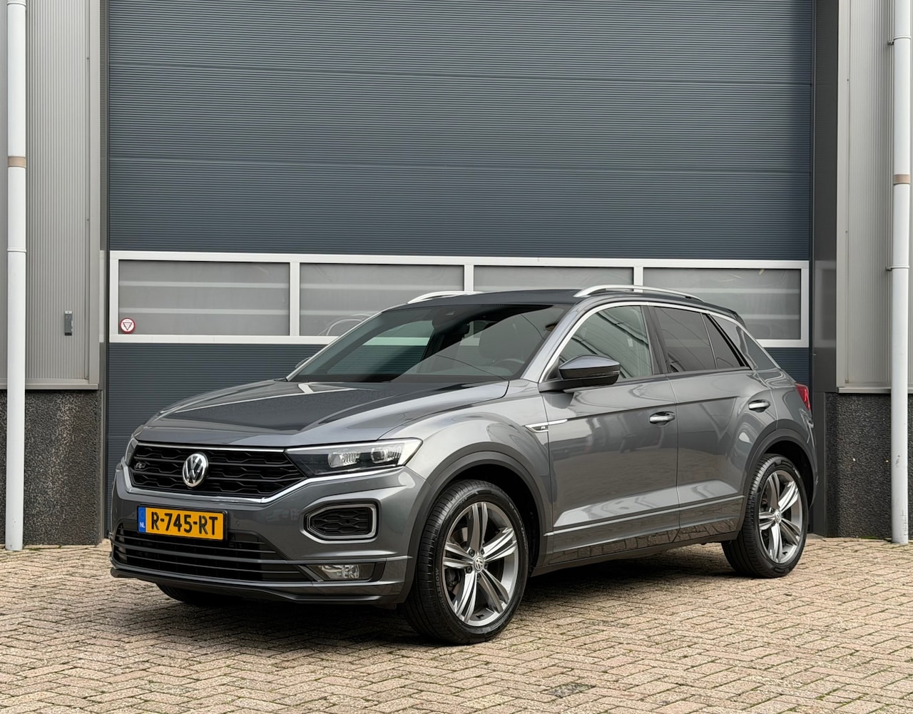 Volkswagen T-Roc - 1.5 TSI Sport Business R bj.2020 Pano|Camera|Virtual|Trekhaak. - AutoWereld.nl