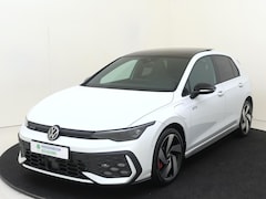 Volkswagen Golf - 1.5 eHybrid GTE | SoH 95% | Panoramadak | Leder pakket ‘Vienna’ | Trekhaak | Black style |