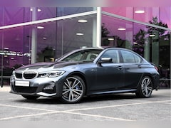 BMW 3-serie - 318i High Executive M Sport Automaat / Schuif-kanteldak / Sportstoelen / Achteruitrijcamer