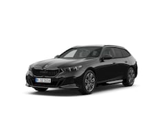BMW 5-serie Touring - 520i | M sportpakket Pro | Innovation Pack | Comfort Pack | Trekhaak