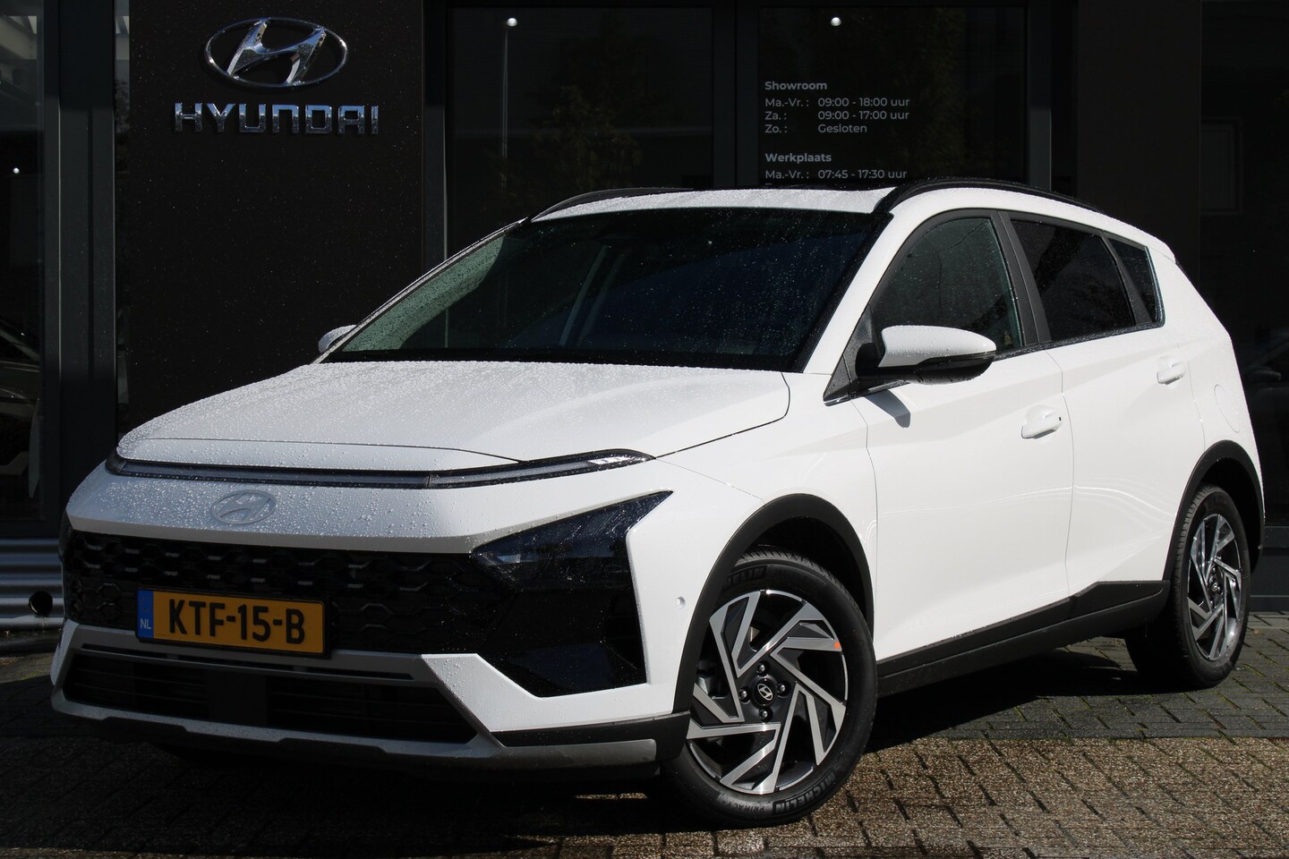 Hyundai Bayon - 1.0 T-GDI Premium | Navigatiesysteem full map | Schuif-/kanteldak | Stuurwiel verwarmd - AutoWereld.nl