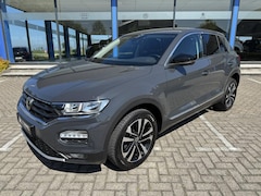 Volkswagen T-Roc - 1.5 TSI United | App-connect | Dig.display | Navi | DAB | LMV17"