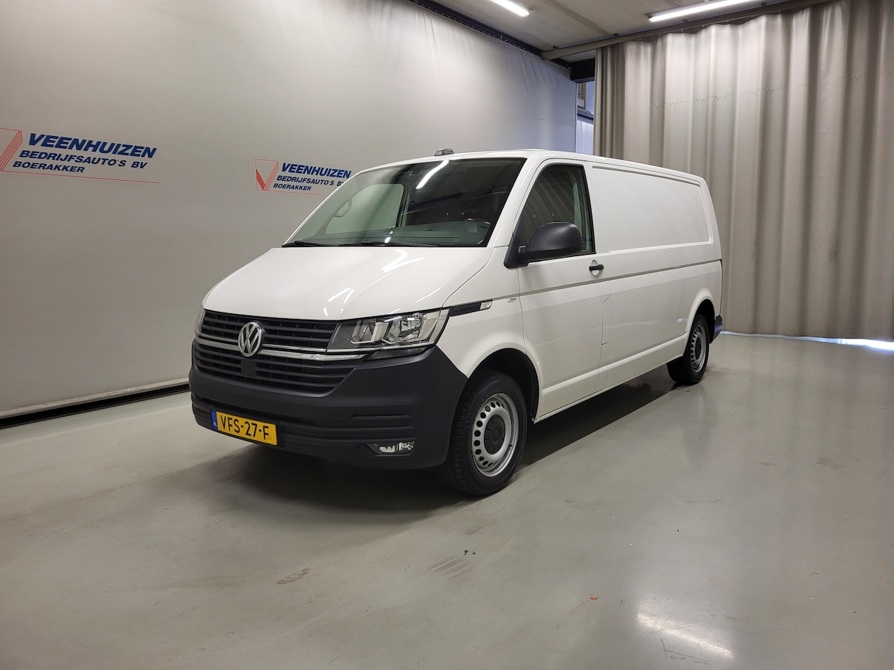 Volkswagen Transporter - 2.0TDI 111pk L2/H1 Euro 6! - AutoWereld.nl