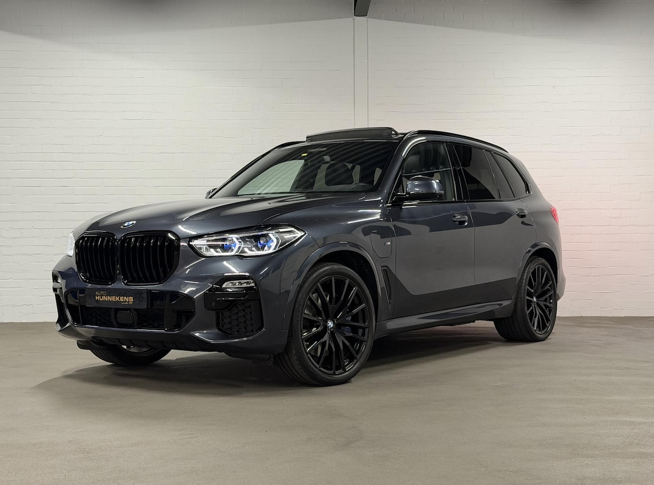 BMW X5 - xDrive45e High Executive Luchtvering | M-Sport | Adapt. cruise | Open dak | Trekhaak | Las - AutoWereld.nl