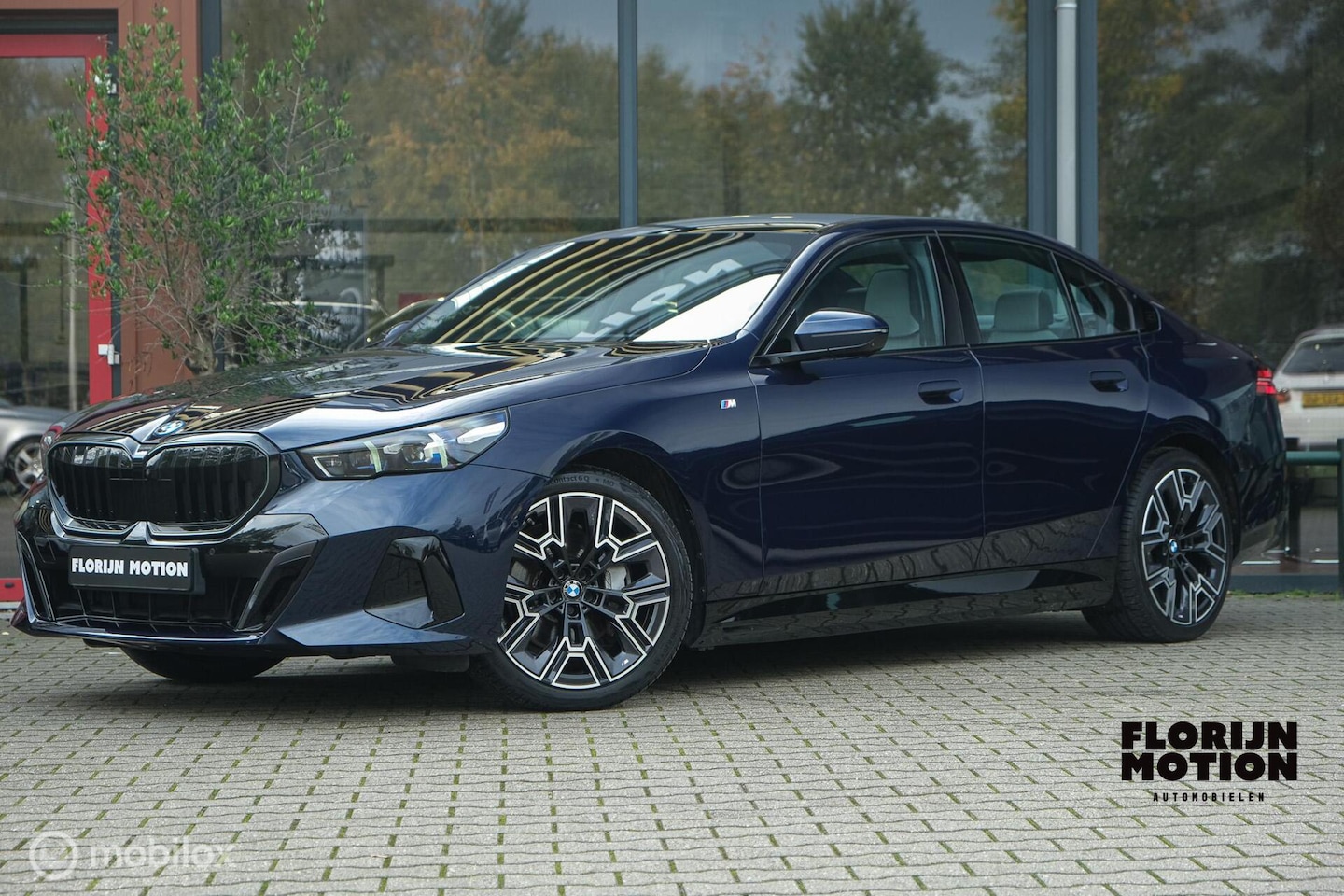 BMW i5 - eDrive40 M Sport Edition 84 kWh | Pano | 92,4% SOH | ACC | Iconic Glow | Harman Kardon | L - AutoWereld.nl