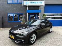 BMW 3-serie - 318i Essential 136PK|Origineel NL|Face Lift|Navigatie|Automaat|Led dagrij|Cruise Control|P