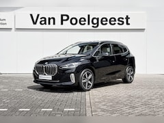 BMW 2-serie Active Tourer - 220i | Luxury Line | Trekhaak | Travel Pakket | Huisselectie