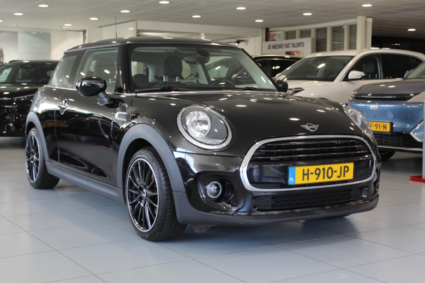 MINI 3-Deurs - 1.5 Cooper/CARPLAY/CRUISE/AIRCO - AutoWereld.nl
