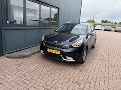 Kia Niro - 1.6 GDi Hybrid Automaat DynamicLine CAMERA/CARPLAY/CLIMA/CRUISE/PDC