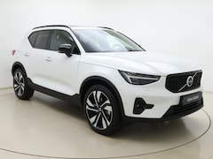 Volvo XC40 - B4 211pk Plus Dark / 20'' / 360 Camera / Trekhaak / Pixel Koplampen / Panoramadak / Nubuck