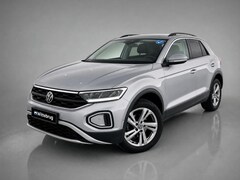 Volkswagen T-Roc - 1.5 TSI 150pk Life 75 Edition DSG Automaat / Navigatie / Camera / Led / Lm 17 inch / Digit